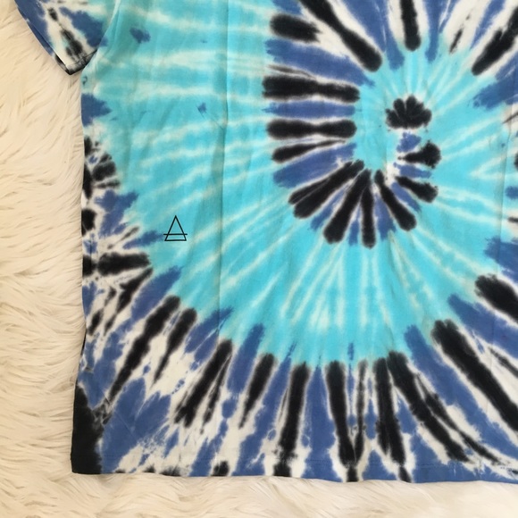 Eleven Paris More Gigi Than Kendall Graphic Tee - Picture 7 of 8